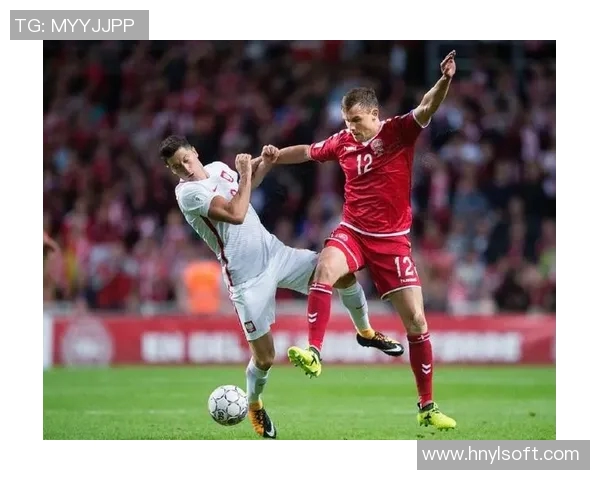 世界杯预选赛：波兰客场战平苏格兰，莱万点射扳平